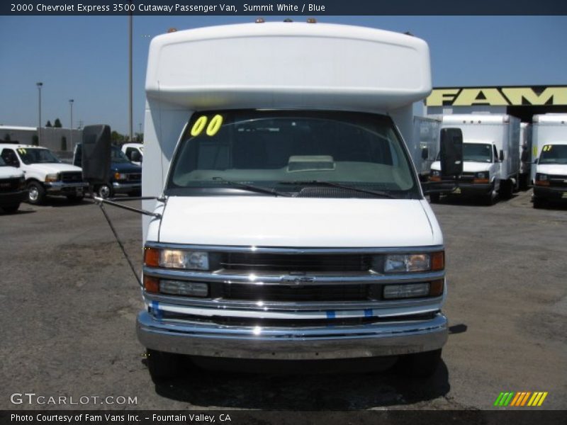 Summit White / Blue 2000 Chevrolet Express 3500 Cutaway Passenger Van