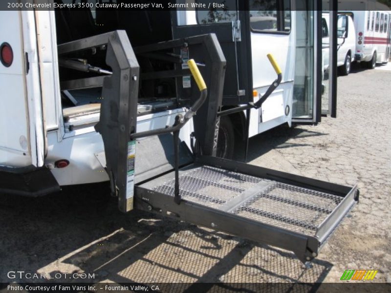 Summit White / Blue 2000 Chevrolet Express 3500 Cutaway Passenger Van
