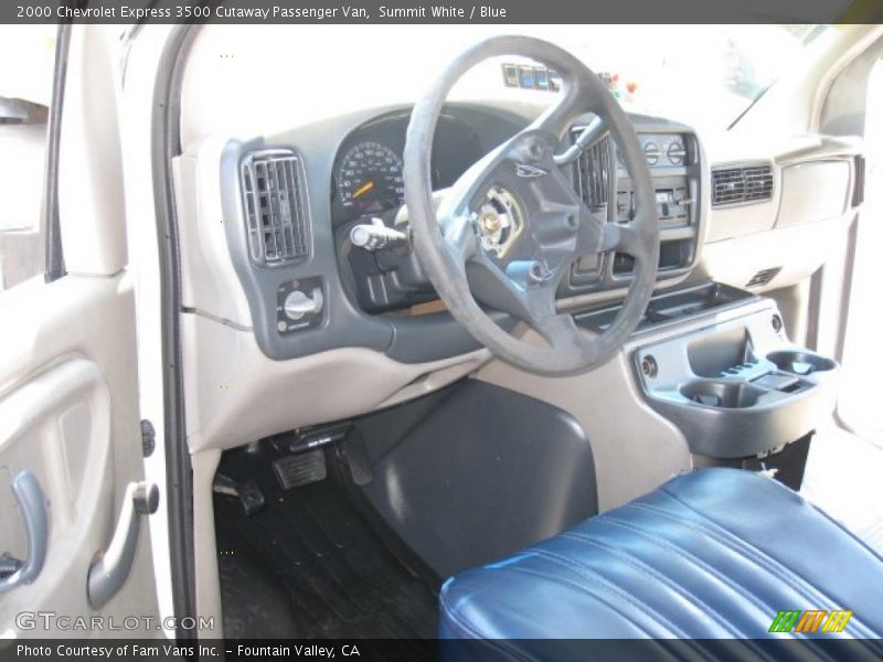 Summit White / Blue 2000 Chevrolet Express 3500 Cutaway Passenger Van