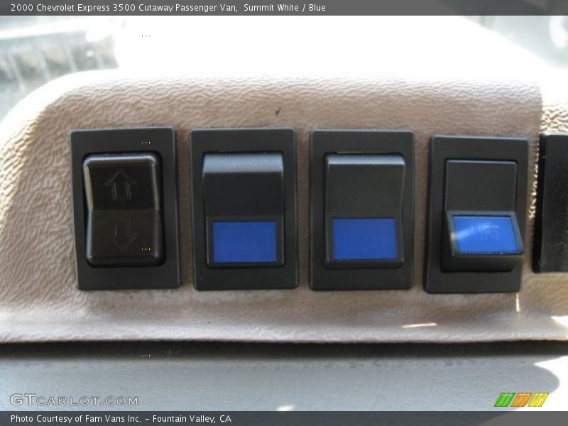 Summit White / Blue 2000 Chevrolet Express 3500 Cutaway Passenger Van