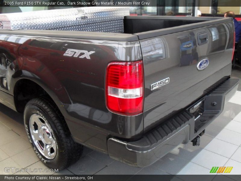 Dark Shadow Grey Metallic / Medium Flint Grey 2005 Ford F150 STX Regular Cab