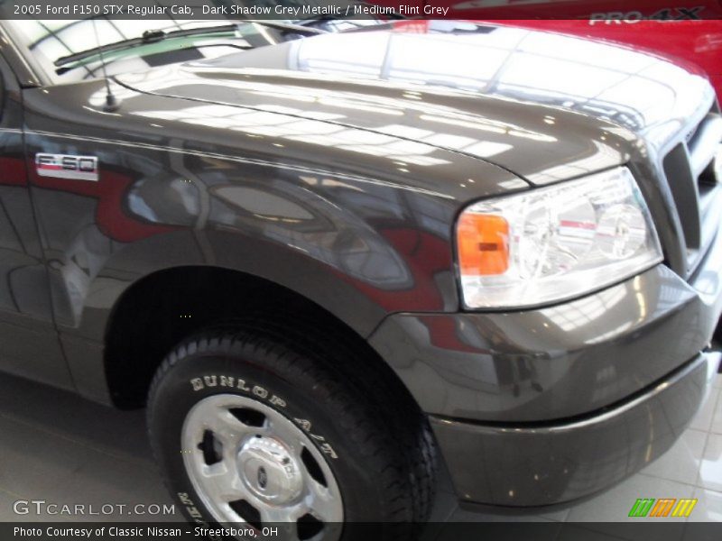 Dark Shadow Grey Metallic / Medium Flint Grey 2005 Ford F150 STX Regular Cab