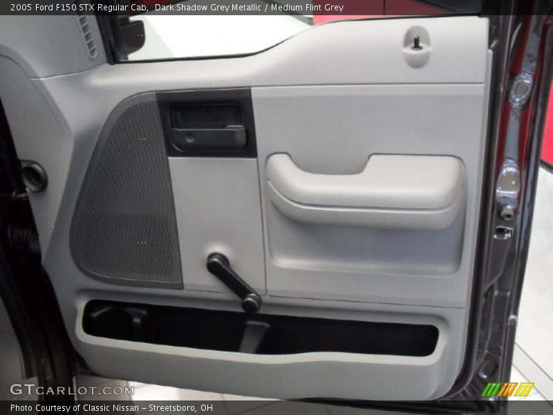 Dark Shadow Grey Metallic / Medium Flint Grey 2005 Ford F150 STX Regular Cab
