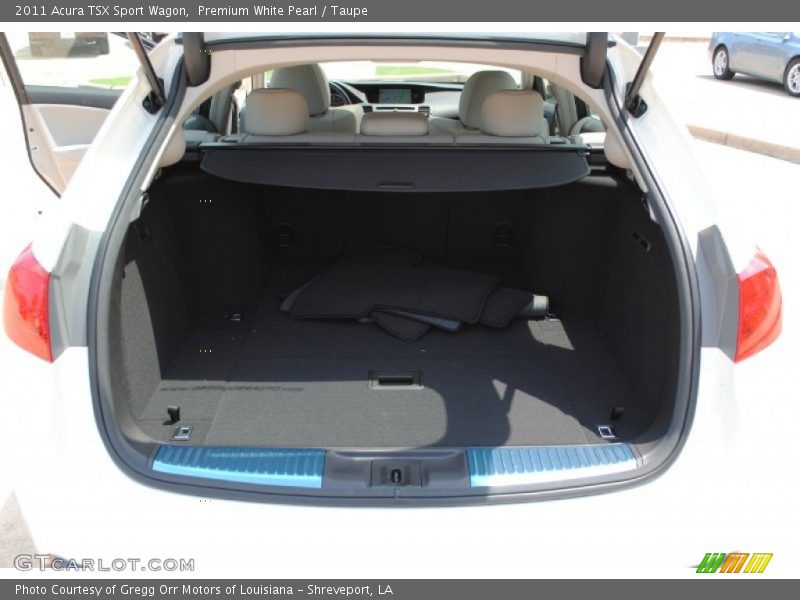  2011 TSX Sport Wagon Trunk