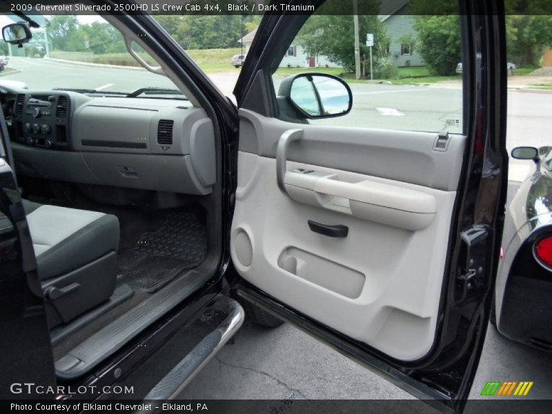 Door Panel of 2009 Silverado 2500HD LS Crew Cab 4x4