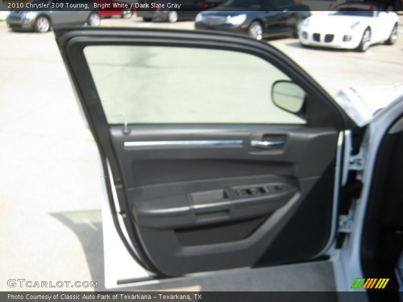 Bright White / Dark Slate Gray 2010 Chrysler 300 Touring