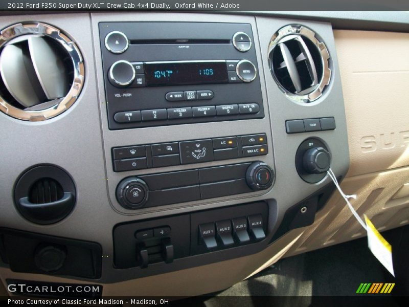 Controls of 2012 F350 Super Duty XLT Crew Cab 4x4 Dually