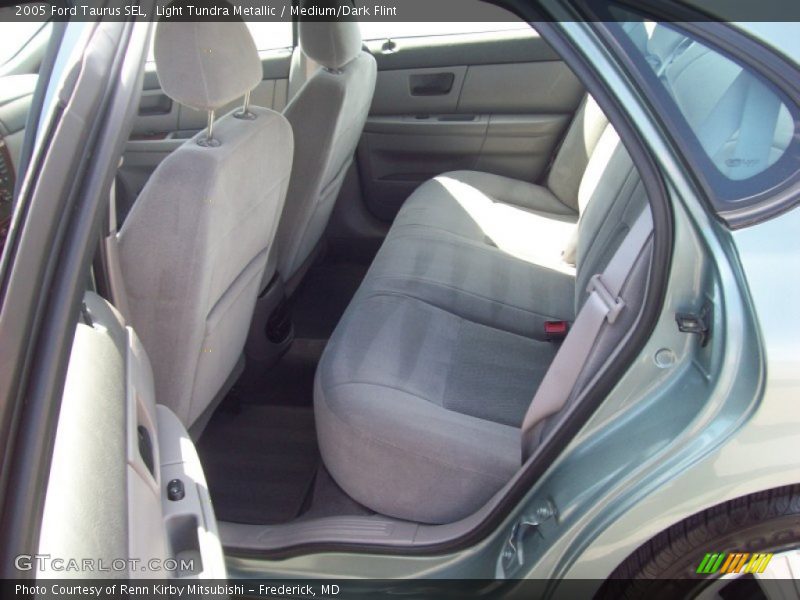 Light Tundra Metallic / Medium/Dark Flint 2005 Ford Taurus SEL