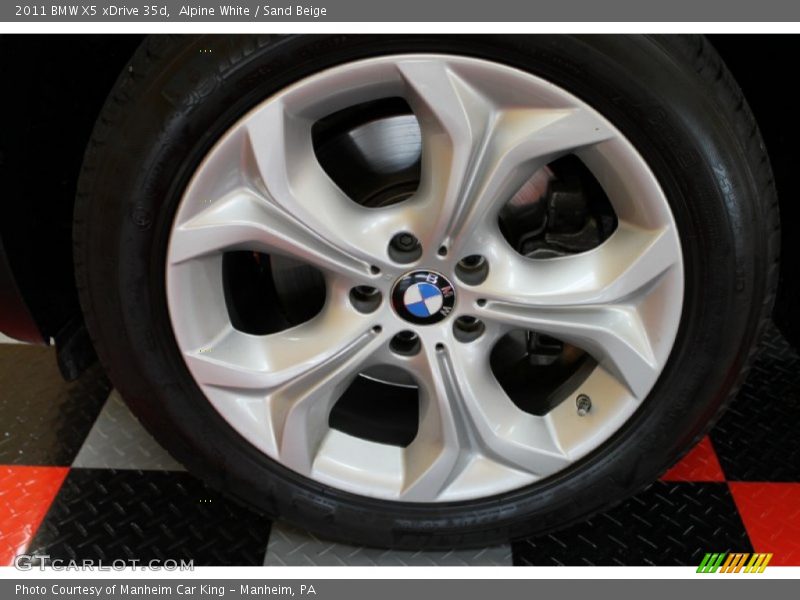Alpine White / Sand Beige 2011 BMW X5 xDrive 35d