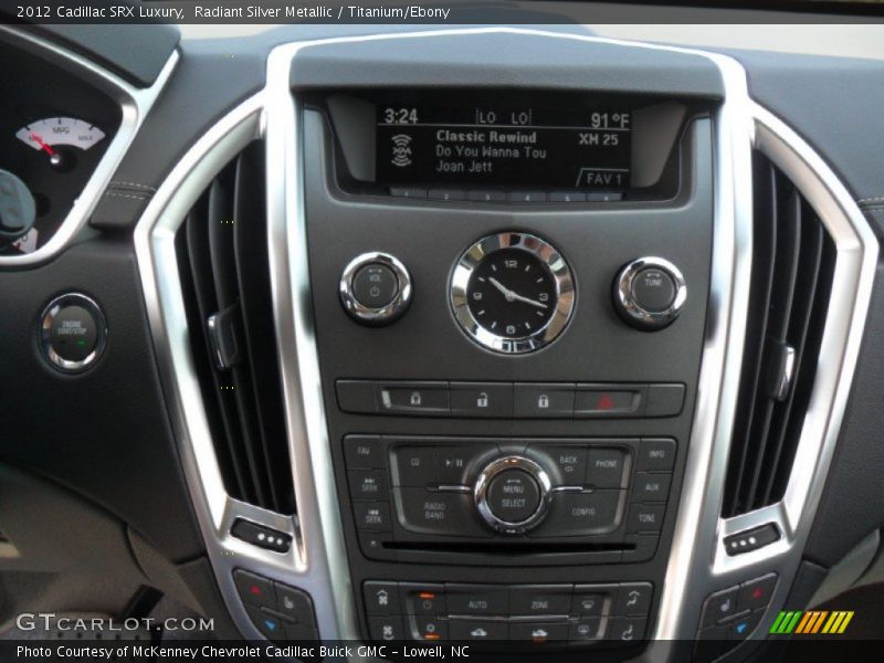 Controls of 2012 SRX Luxury