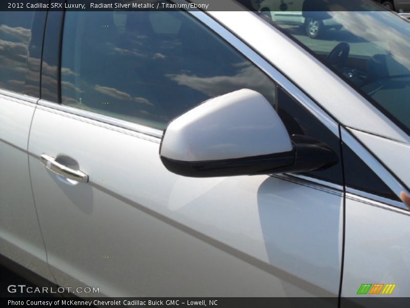 Radiant Silver Metallic / Titanium/Ebony 2012 Cadillac SRX Luxury