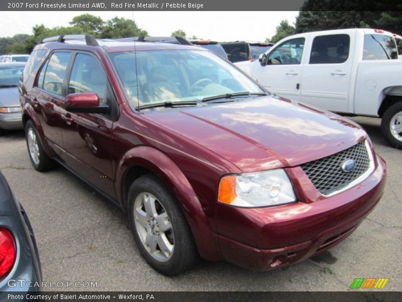 Front 3/4 View of 2007 Freestyle Limited AWD