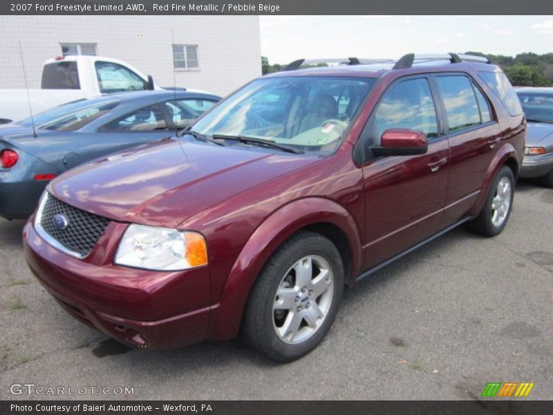 Front 3/4 View of 2007 Freestyle Limited AWD