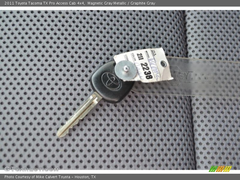 Magnetic Gray Metallic / Graphite Gray 2011 Toyota Tacoma TX Pro Access Cab 4x4