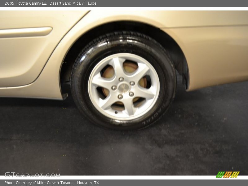 Desert Sand Mica / Taupe 2005 Toyota Camry LE