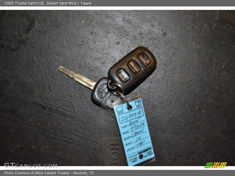 Desert Sand Mica / Taupe 2005 Toyota Camry LE