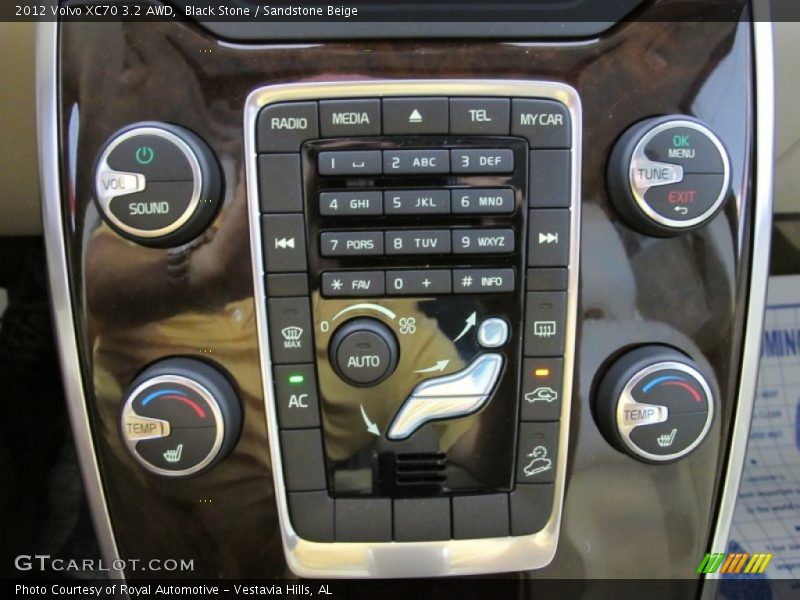 Controls of 2012 XC70 3.2 AWD