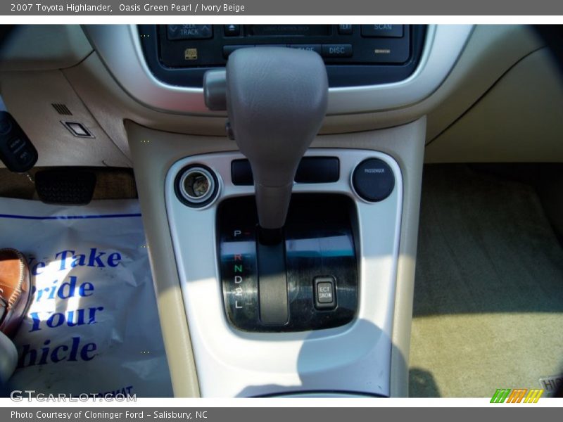 Oasis Green Pearl / Ivory Beige 2007 Toyota Highlander