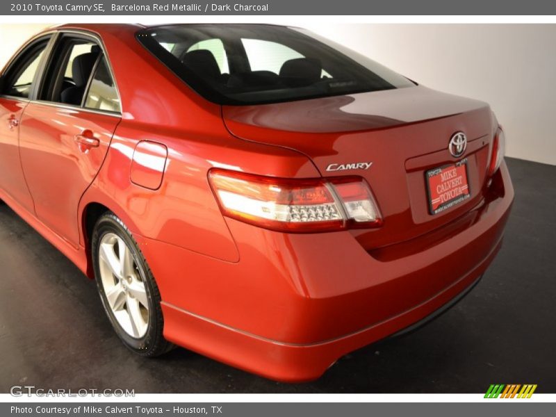 Barcelona Red Metallic / Dark Charcoal 2010 Toyota Camry SE