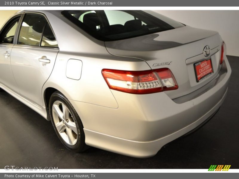 Classic Silver Metallic / Dark Charcoal 2010 Toyota Camry SE