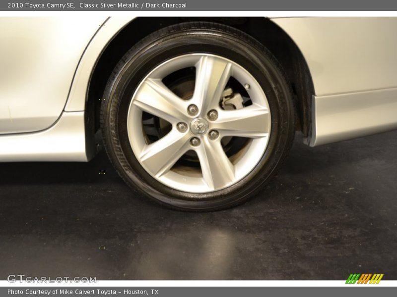 Classic Silver Metallic / Dark Charcoal 2010 Toyota Camry SE