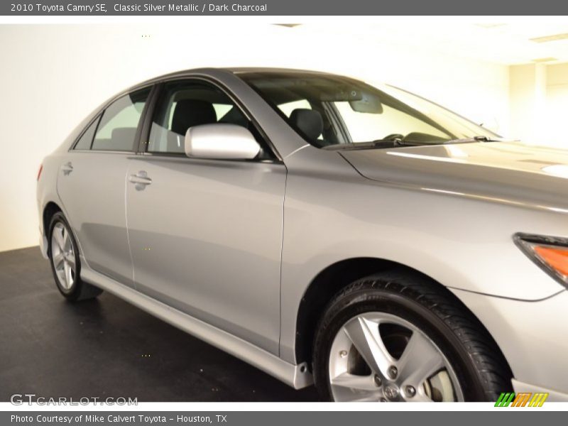 Classic Silver Metallic / Dark Charcoal 2010 Toyota Camry SE
