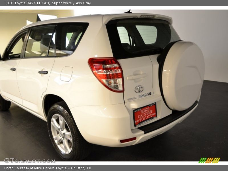 Super White / Ash Gray 2010 Toyota RAV4 I4 4WD