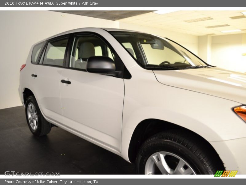 Super White / Ash Gray 2010 Toyota RAV4 I4 4WD