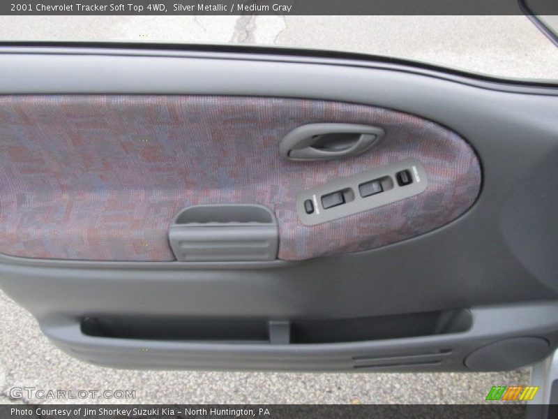 Silver Metallic / Medium Gray 2001 Chevrolet Tracker Soft Top 4WD