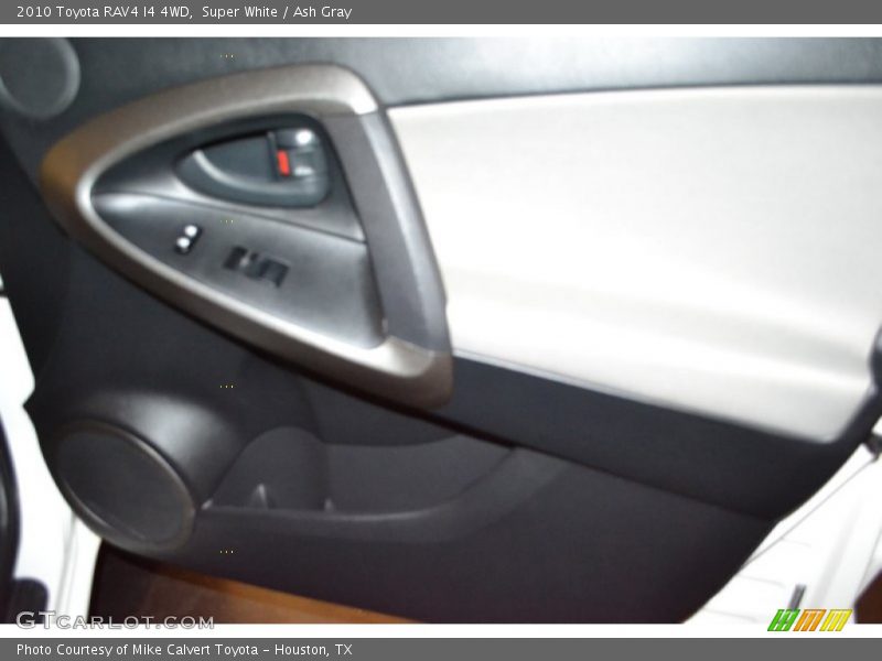 Super White / Ash Gray 2010 Toyota RAV4 I4 4WD