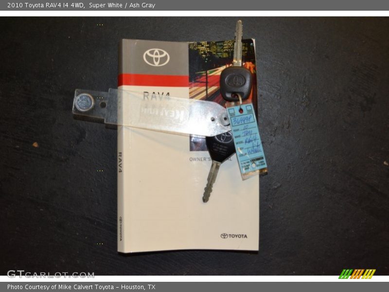 Super White / Ash Gray 2010 Toyota RAV4 I4 4WD