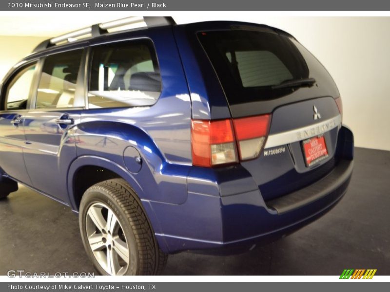 Maizen Blue Pearl / Black 2010 Mitsubishi Endeavor SE
