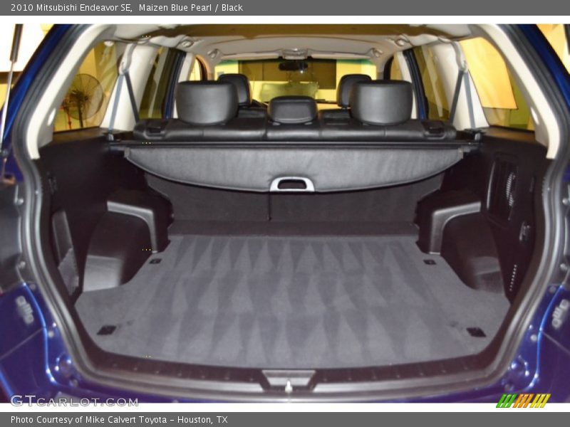  2010 Endeavor SE Trunk