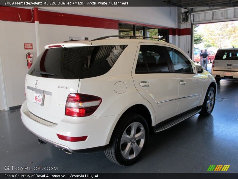 Arctic White / Cashmere 2009 Mercedes-Benz ML 320 BlueTec 4Matic