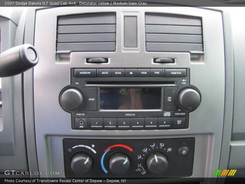 Audio System of 2007 Dakota SLT Quad Cab 4x4