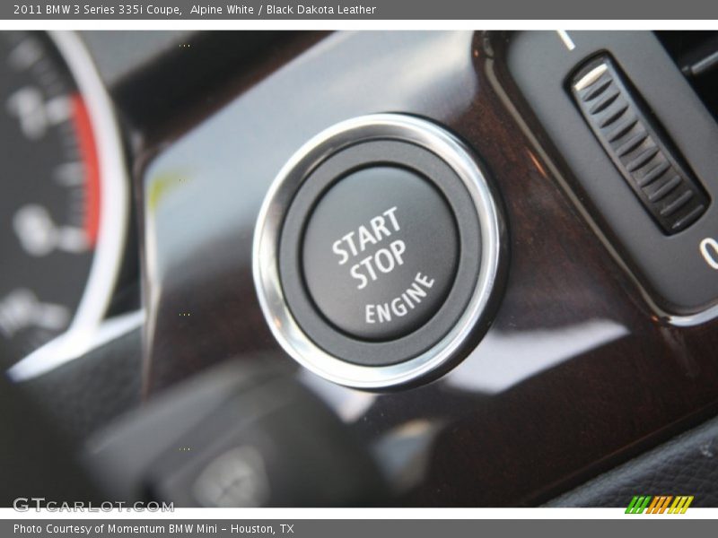 Alpine White / Black Dakota Leather 2011 BMW 3 Series 335i Coupe