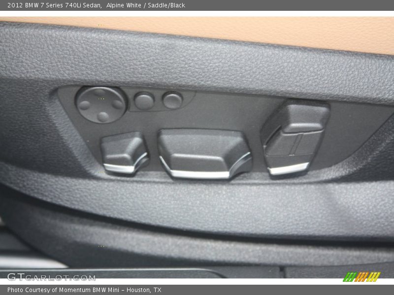 Controls of 2012 7 Series 740Li Sedan