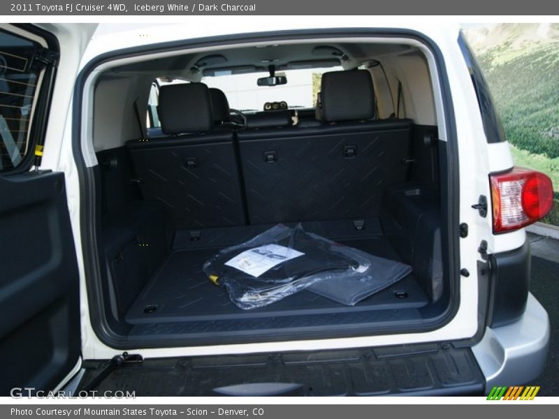 Iceberg White / Dark Charcoal 2011 Toyota FJ Cruiser 4WD