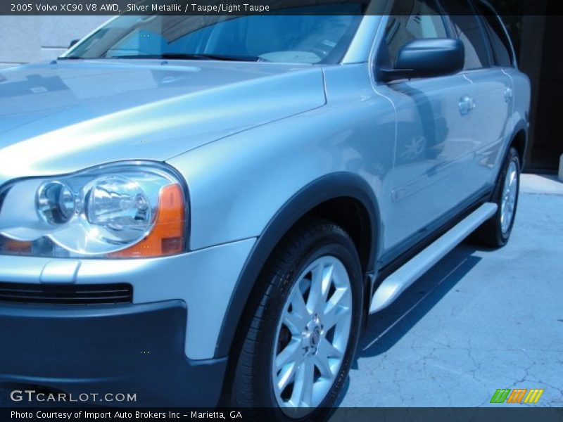 Silver Metallic / Taupe/Light Taupe 2005 Volvo XC90 V8 AWD