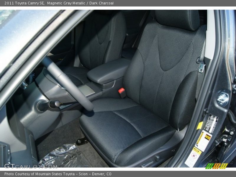 Magnetic Gray Metallic / Dark Charcoal 2011 Toyota Camry SE