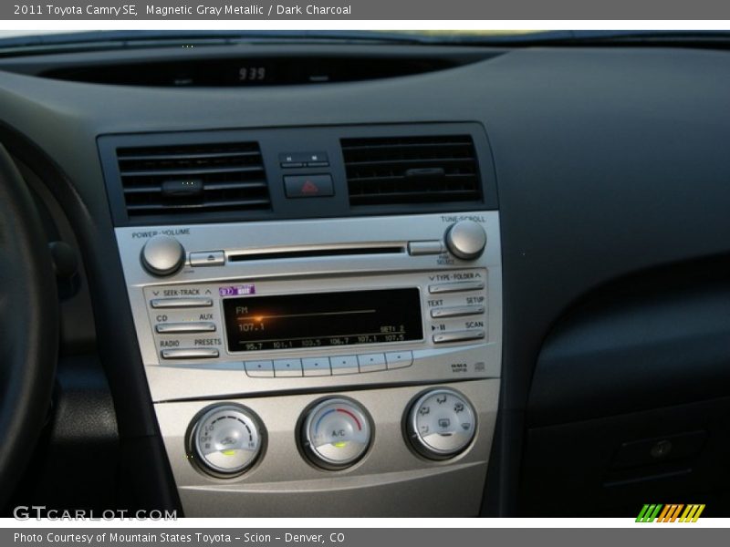 Magnetic Gray Metallic / Dark Charcoal 2011 Toyota Camry SE