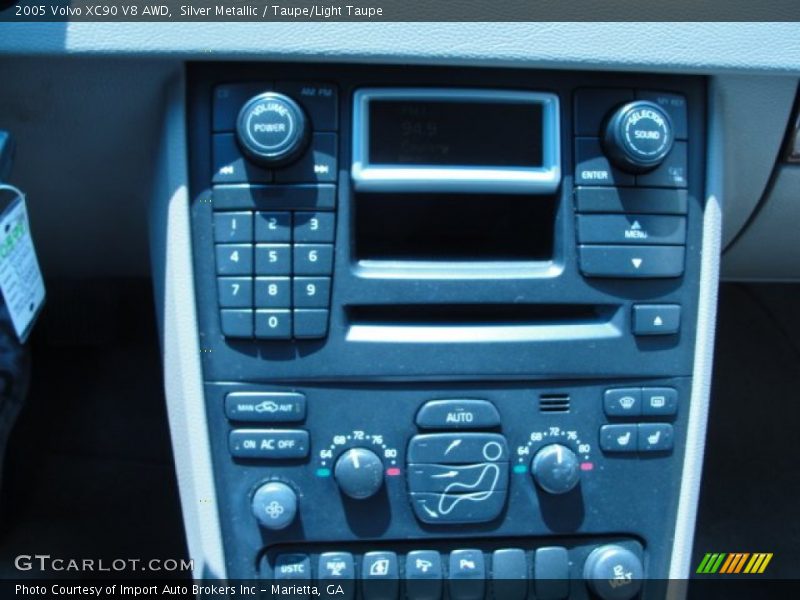 Silver Metallic / Taupe/Light Taupe 2005 Volvo XC90 V8 AWD
