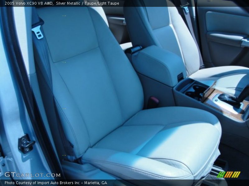 Silver Metallic / Taupe/Light Taupe 2005 Volvo XC90 V8 AWD