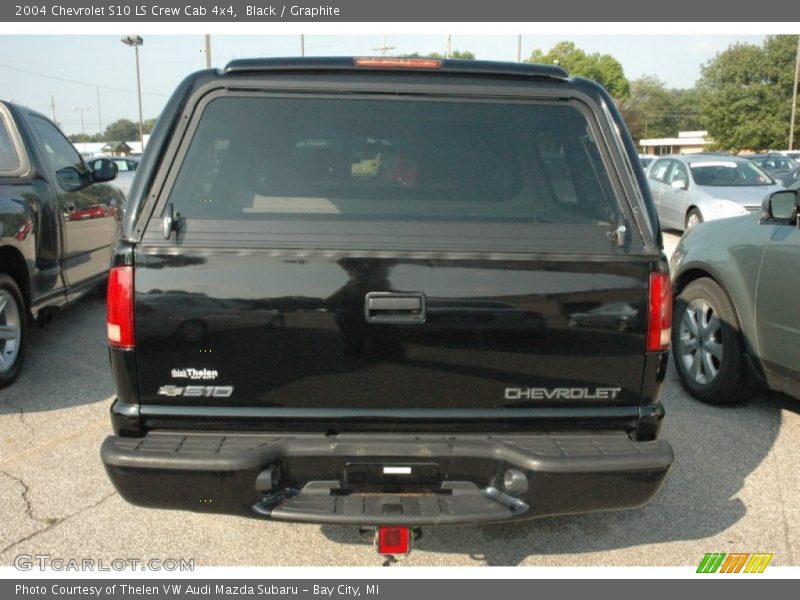 Black / Graphite 2004 Chevrolet S10 LS Crew Cab 4x4