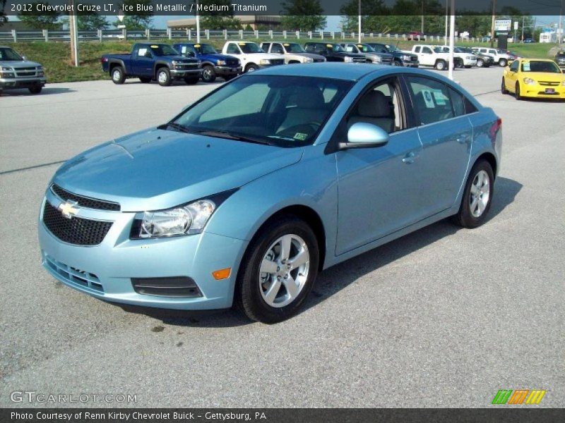 Front 3/4 View of 2012 Cruze LT