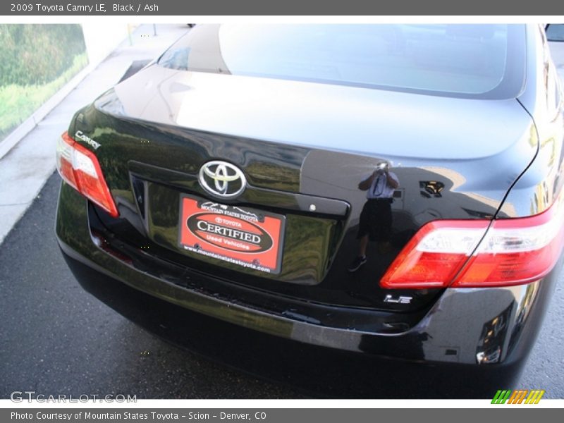 Black / Ash 2009 Toyota Camry LE
