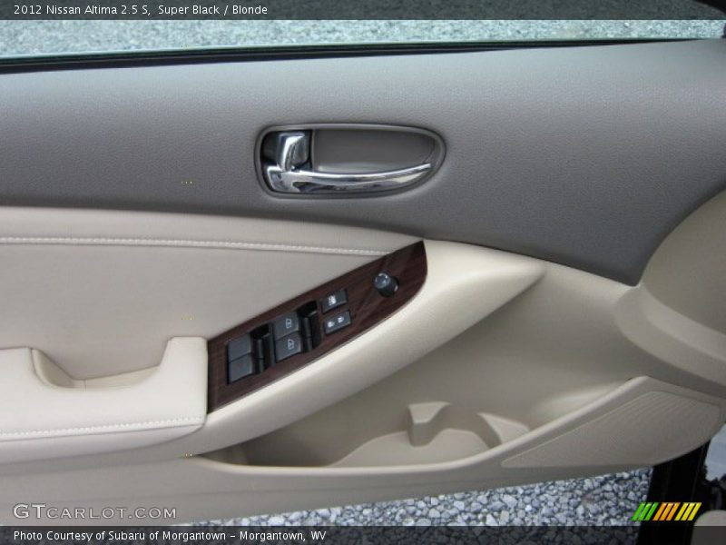 Super Black / Blonde 2012 Nissan Altima 2.5 S