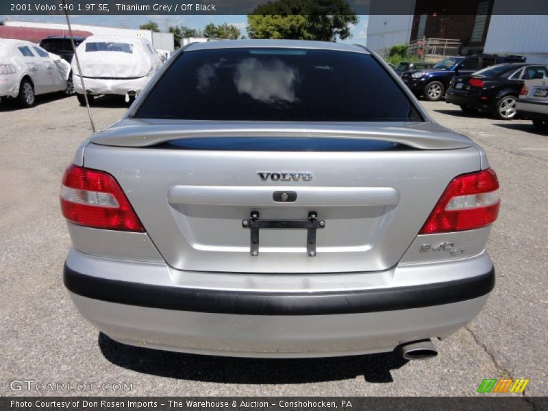 Titanium Grey / Off Black 2001 Volvo S40 1.9T SE
