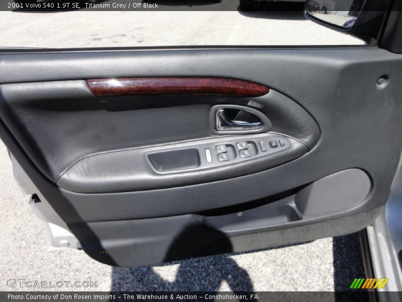 Titanium Grey / Off Black 2001 Volvo S40 1.9T SE