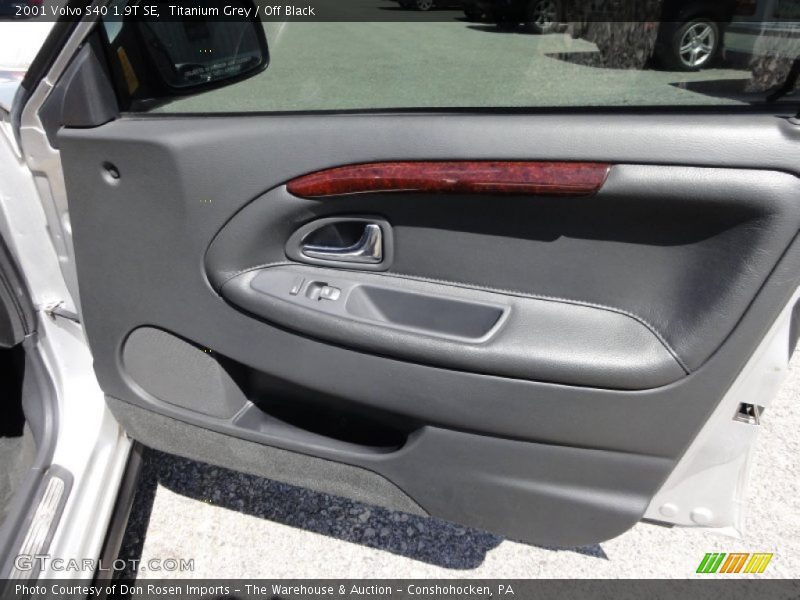 Titanium Grey / Off Black 2001 Volvo S40 1.9T SE